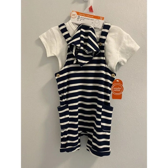 BABY BOYS 3 PIECE SET - 18 MONTHS -1 BIB. 1 SHIRT. 1 SHORTALL. SNAPS AT BOTTOM. - Picture 1 of 4